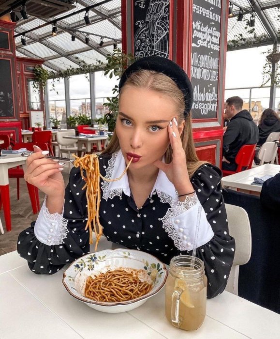 �������